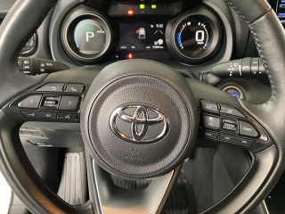 Toyota Yaris 1,5 VVT-i Hybrid Design + NAVI !!